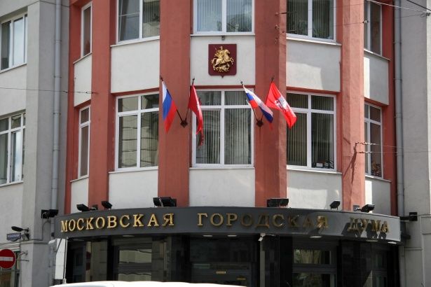 Для установки памятных досок разработают новый регламент
