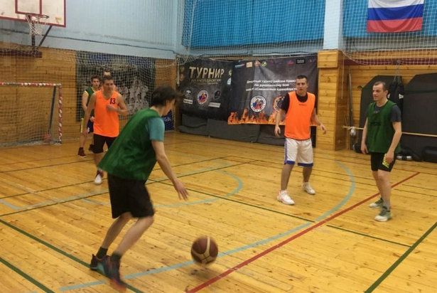 Команда «13+» отличилась в пятом туре первенства по стритболу