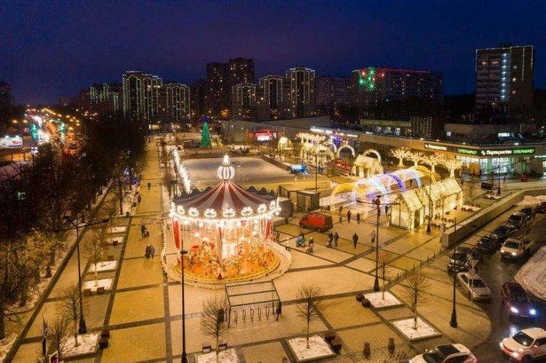 В новогоднюю ночь на Площади Юности праздник продлится до трёх часов