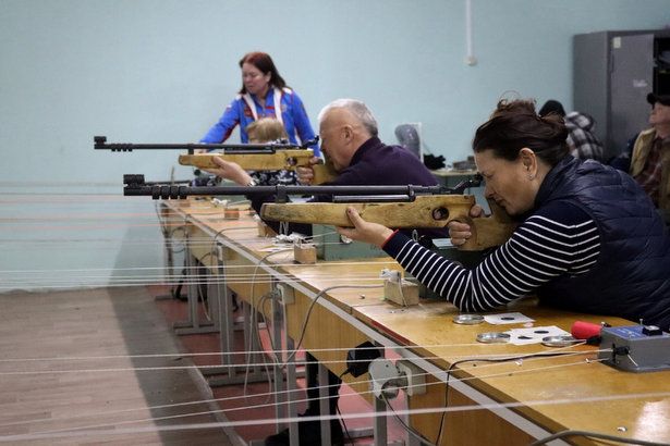 Пенсионеры из Крюково стали лучшими стрелками в Зеленограде