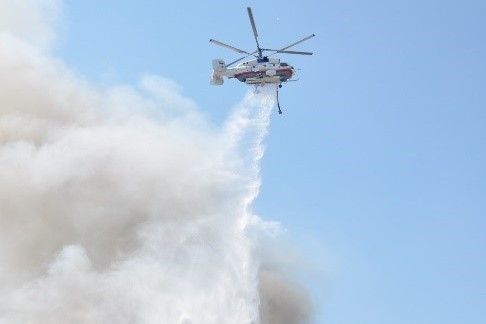 Пилоты Московского авиацентра сбросили около двух тысяч тонн воды на очаги возгораний