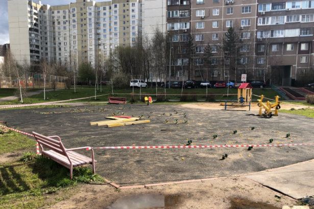 Укладка нового асфальта ведётся в трёх дворах района Крюково