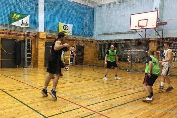 Стритболисты «13+» и «15» продолжают бороться за победу