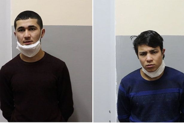 Молодых людей с 51 свертком героина задержали в 10 микрорайоне
