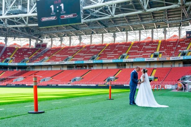 Собянин: В День семьи, любви и верности в Москве женятся около 1000 пар
