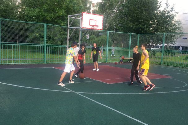 Крюковские стритболисты завершили первенство с равным количеством очков