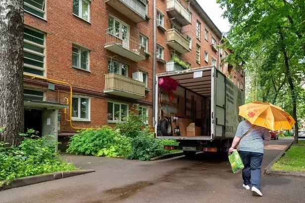 Большое количество жителей столицы приступили к переезду в рамках программы реновации