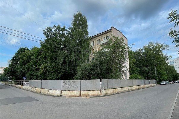 В 9 районе проводятся подготовительные работы для сноса трех корпусов