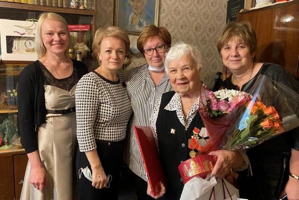 95 лет исполнилось ветерану ВОВ, поэтессе и писательнице из Крюково