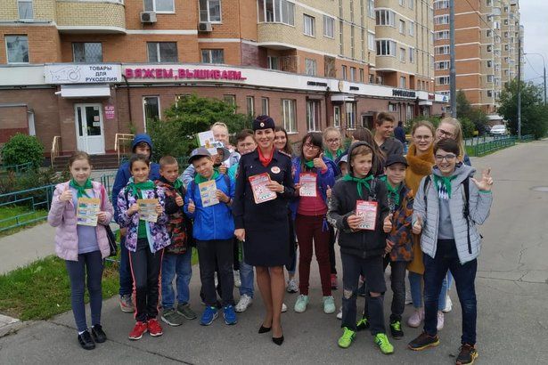 Сотрудники ГИБДД провели профилактические занятия перед школой