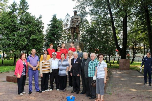 Управа Крюково продолжила цикл акций по уходу за памятниками героям войны