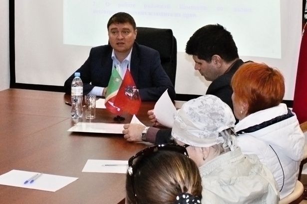 Крюковчане обсудили с главой управы вопросы благоустройства и работу с подростками