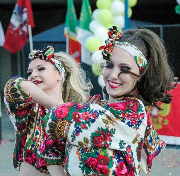 День молодежи на Михайловских прудах в Крюково отметили музыкой и грохотом байков