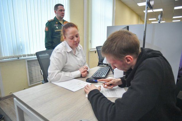 Депутат отметил грамотную организацию работы единого пункта отбора на контрактную службу