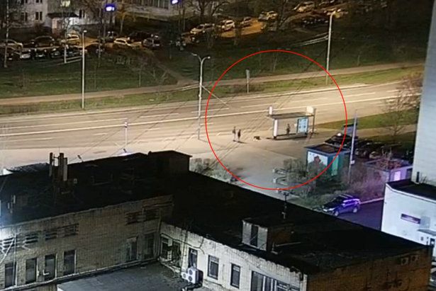 Полицейские задержали вандалов, разгромивших остановку в 6 микрорайоне