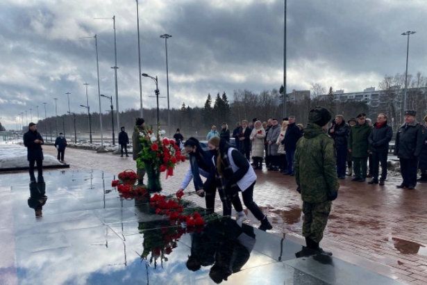 Зеленоградские молодогвардейцы приняли участие в возложении цветов