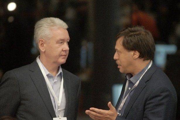 Юрист разъяснил, что не делающих прививку сотрудников можно отстранять от работы