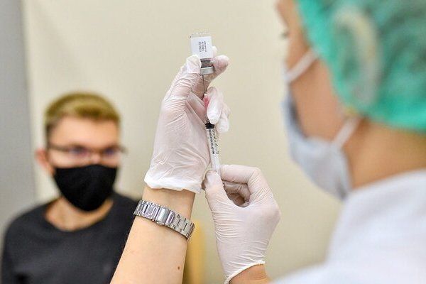 Юристы подтвердили правомерность решения об обязательной вакцинации в Москве
