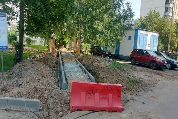 В Крюково благоустраивают дворы: завершены работы в двух корпусах, еще три — в процессе