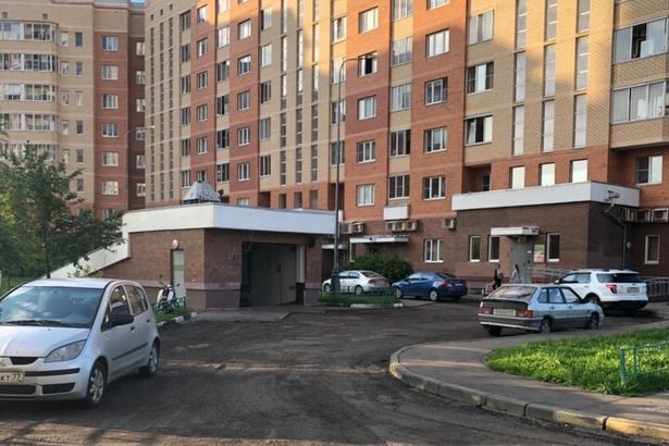 Ремонт продолжается, асфальт обновляется