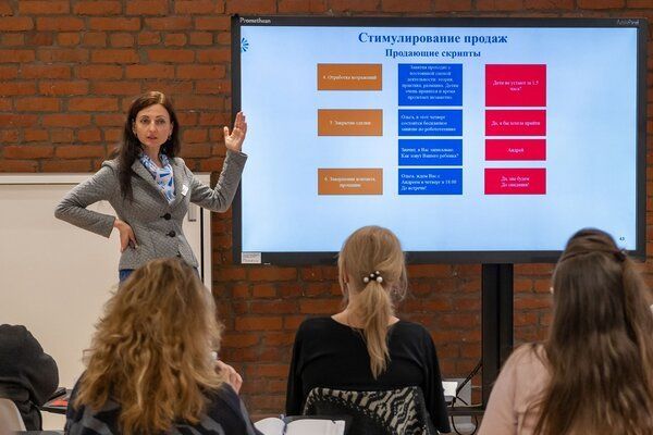 За год уровень напряженности на московском рынке труда снизился более чем наполовину