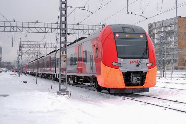 Пассажиры с абонементами на обычные электрички смогут доплачивать до «Ласточек»