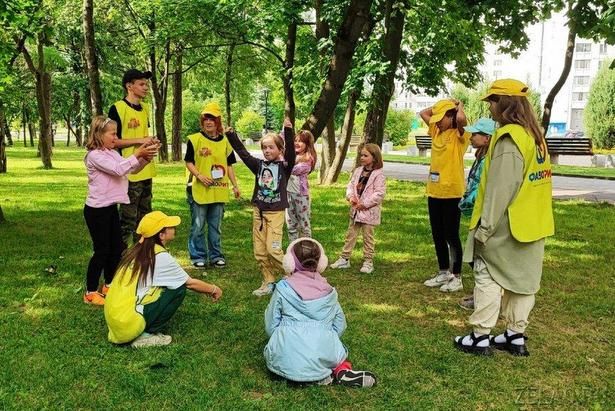 В ГБУ «Фаворит» «Юные аниматоры» проводят дворовые мероприятия для детей Зеленограда