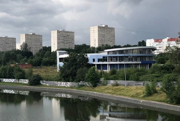 Здание комплекса «Аквапарк» в Зеленограде реконструируют под центр соцобслуживания
