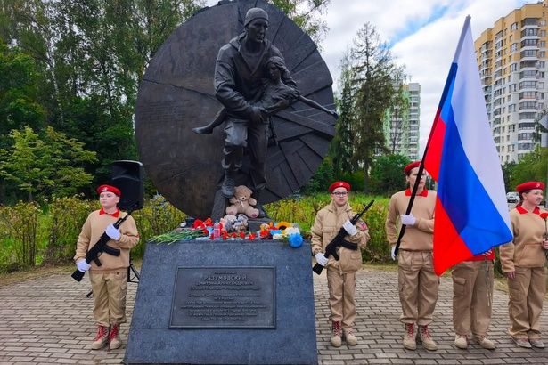 «Вахта памяти» в Крюково: скорбь, объединившая поколения