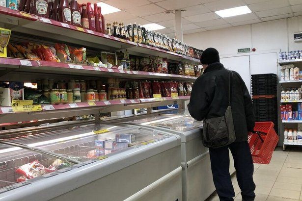 Мужчина напал на кассира после кражи продуктов