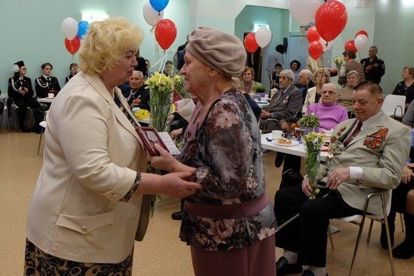 Ветеранам района Крюково вручили юбилейные медали