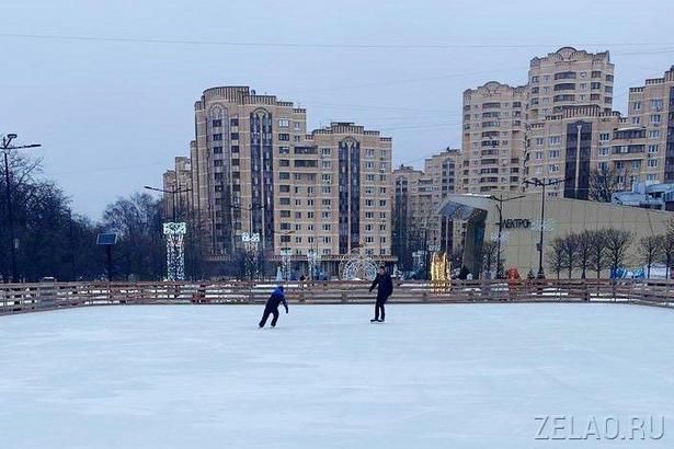Зеленоград активно адаптируется к необычно теплой зиме: от крещенских купаний до зимних фестивалей