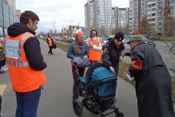 «Родительский патруль» напомнил крюковчанам правила безопасности дорожного движения