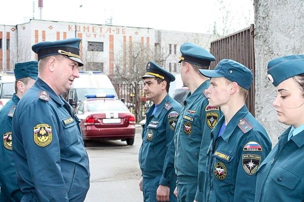Переход на летнюю форму одежды у зеленоградских спасателей прошел без замечаний