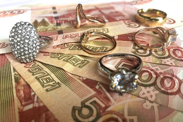 Зеленоградец украл у сожительницы украшения на 80 000 рублей