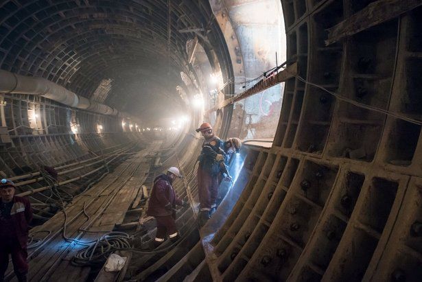 Жители 8 районов приняли участие в слушаниях по новой ветке метро