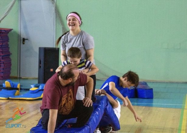 «Фаворит» приглашает крюковчан на спортивный праздник