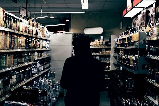 В Минздраве высказались за инициативу снять алкогольную продукцию с витрин