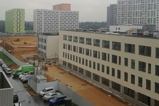 Школу с IT-лабораториями в 17-м микрорайоне введут до конца года