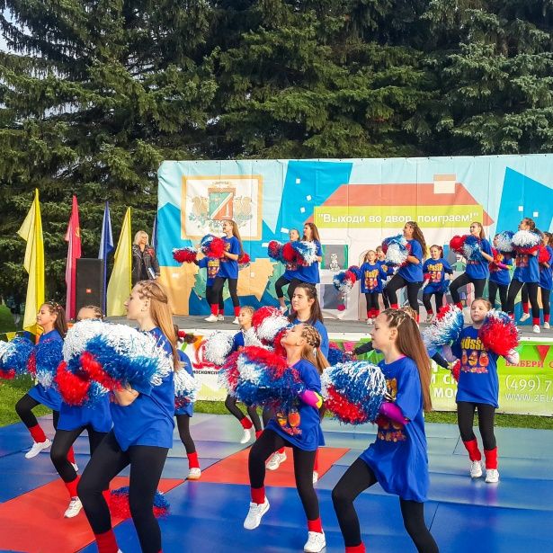 «М Клуб» и «Фаворит» приняли участие во всех праздничных мероприятий