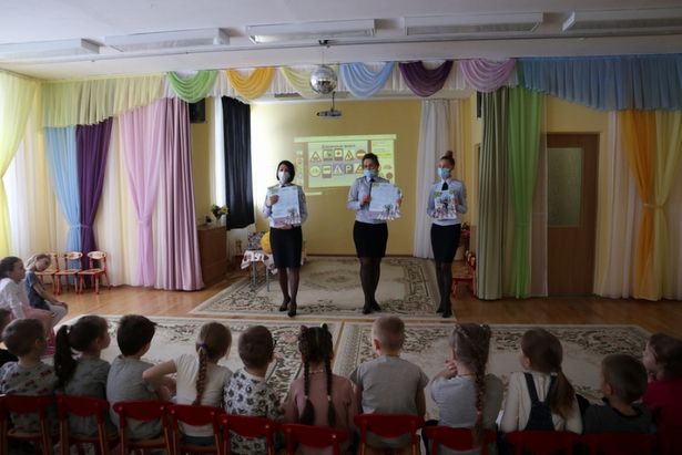 Дошколята познакомились с основами безопасности дорожного движения