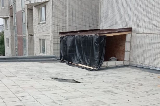 В 14 микрорайоне обнаружили незаконную пристройку к дому