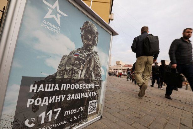 Заслуженная артистка РФ Ирина Апексимова посетила столичный пункт отбора на военную службу по контракту