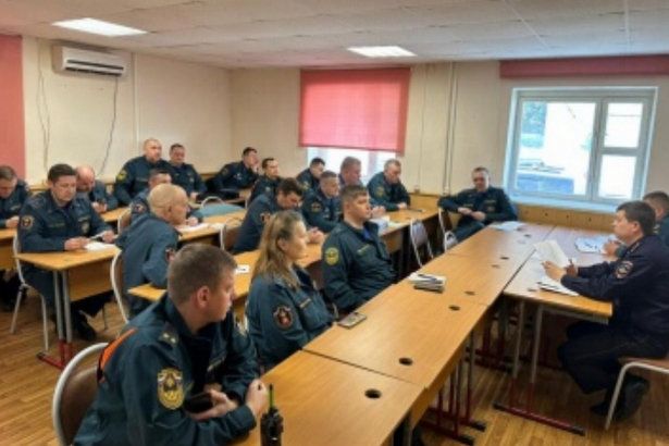 Инспекторы ГИБДД встретились с сотрудниками МЧС