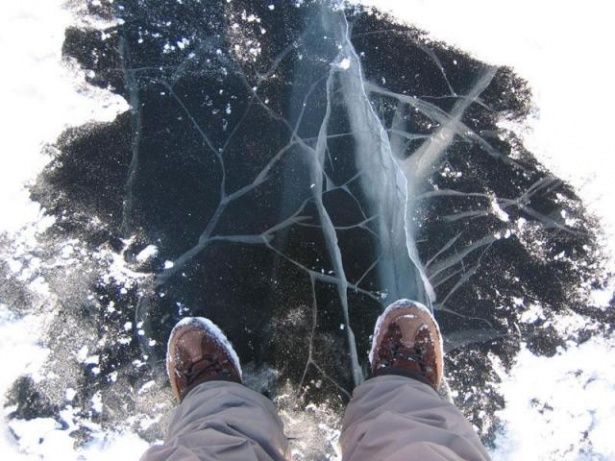 На Михайловских прудах в Крюково и других водоемах толщина льда в среднем не превышает 1 см