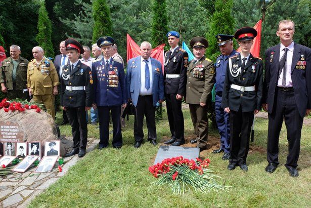 Кадеты школы №1194 приняли участие в закладке капсул памяти в парке «Ровесник»