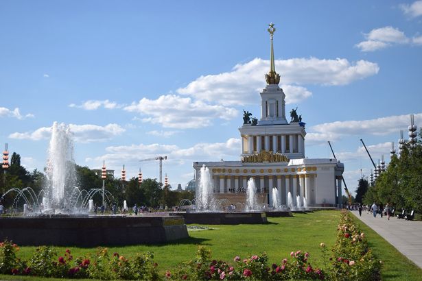 На ВДНХ в выходные можно будет увидеть уникальные ретро-автомобили