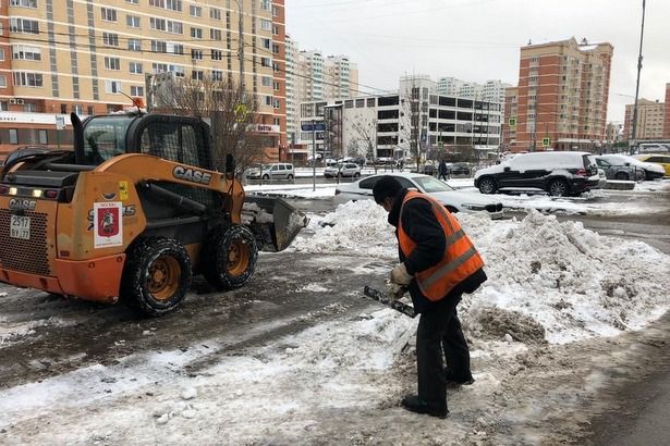 В Крюково продолжается вывоз снега