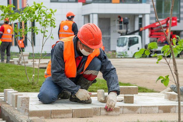 Работы по благоустройству школьных территорий стартовали в Крюково