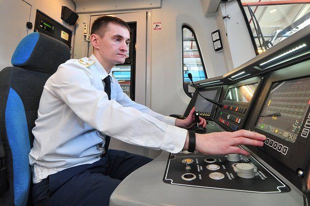 В метро и наземном транспорте начали приветствовать пассажиров